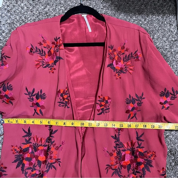 Free People Keepsakes Red Floral Embroidered Fringe Kimono/Robe Jacket Size XS/S - Picture 12 of 15